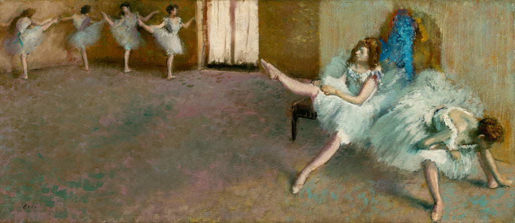 Sweater Before The Ballet Essential