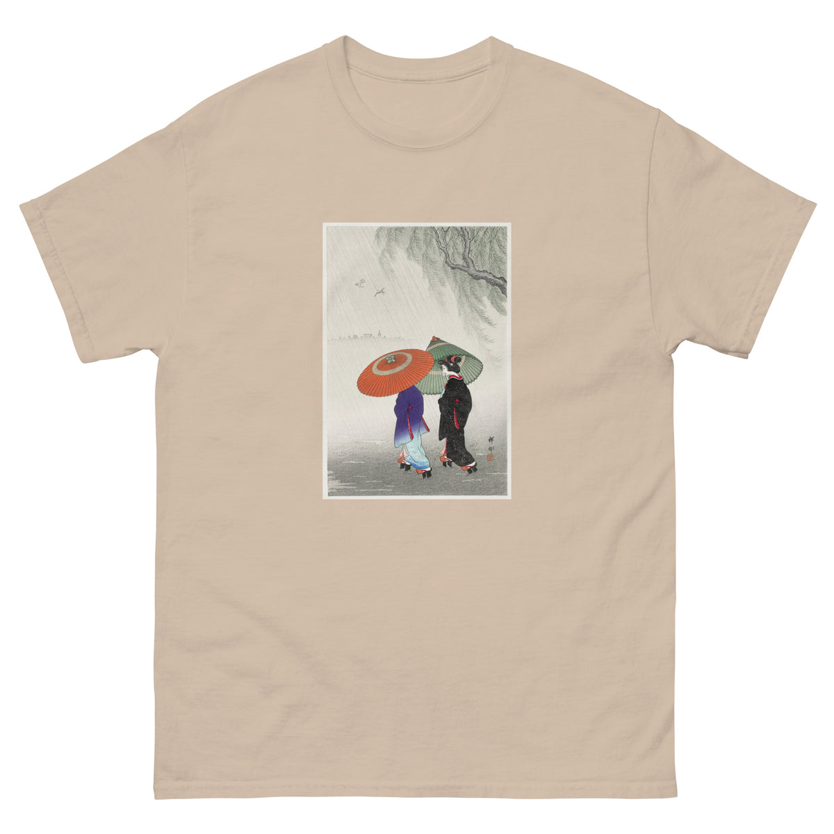 Sand T-shirt Two Women In The Rain - Ohara Koson 1925 Essential