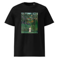 Black T-shirt Woman Walking In An Exotic Forest Femme Se Promenant Dans Une Foret Exotique Premium